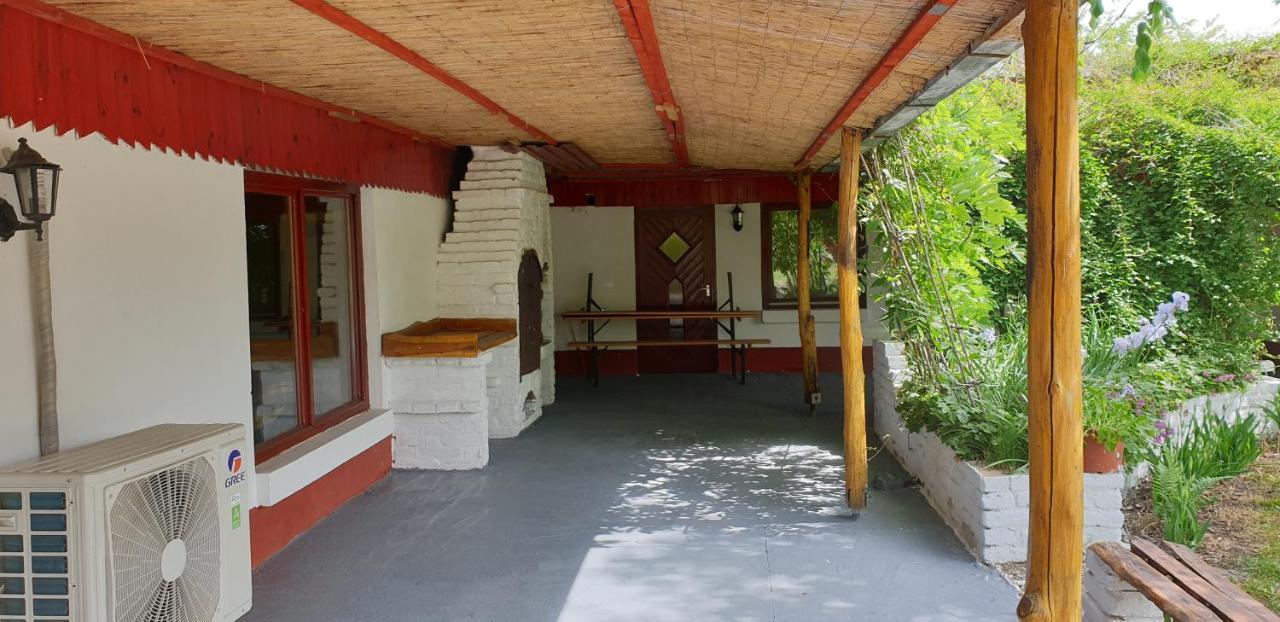 Dobo Tanya Villa Roszke Bagian luar foto