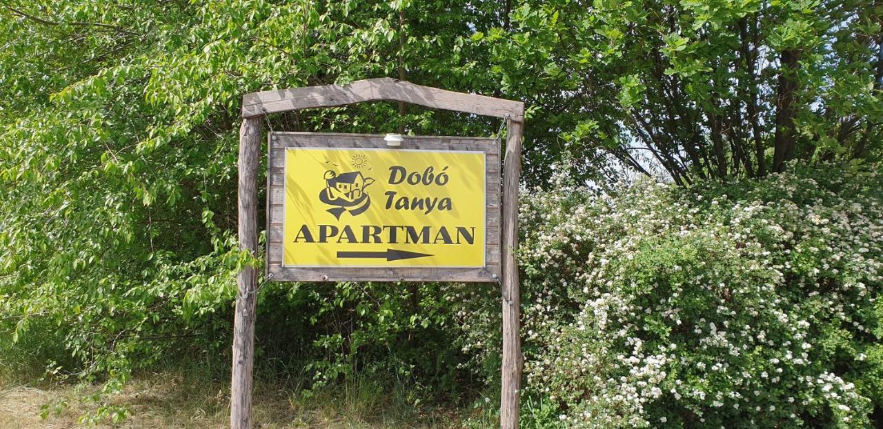 Dobo Tanya Villa Roszke Bagian luar foto